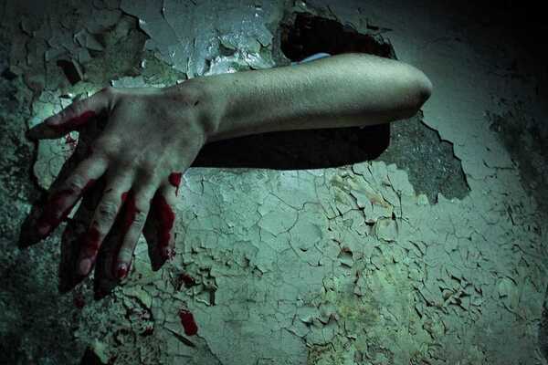 Сыграйте в перформансе «Manhunt» по акции