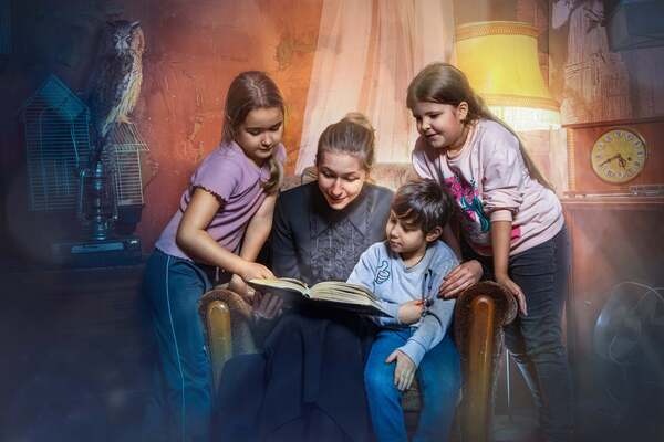 Фотография перформанса «Дом странных детей мисс Перегрин»