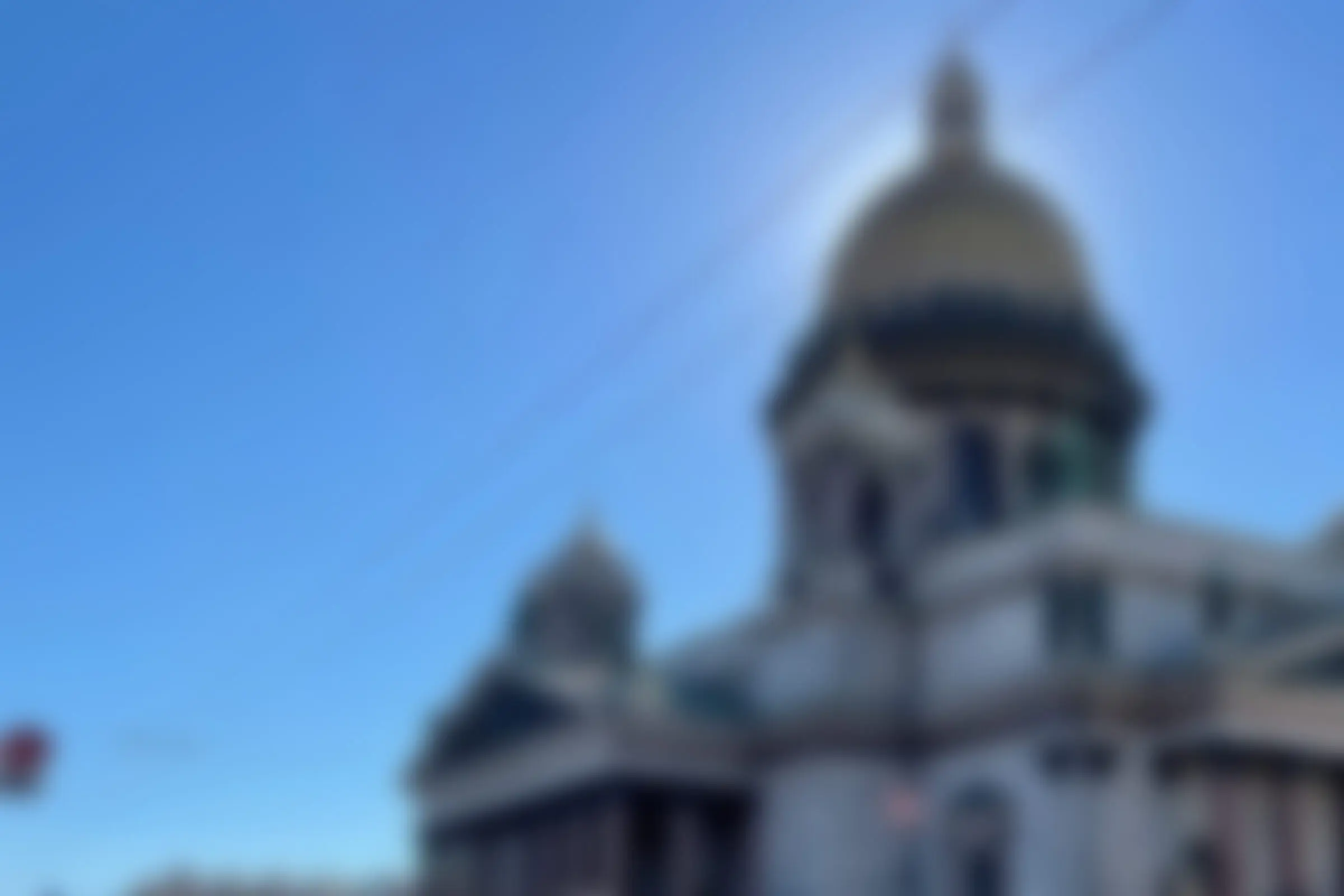 Откройте двери в мир квестов!