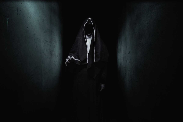 Фотография перформанса «Проклятие монахини»