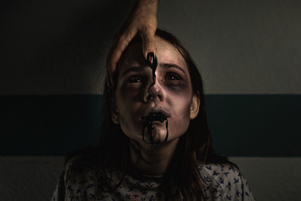 Фотография перформанса «Затащи меня в ад»