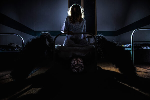 Фотография перформанса «Экзорцизм: демонопатия»