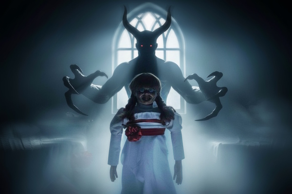 Фотография перформанса «Проклятие Аннабель»