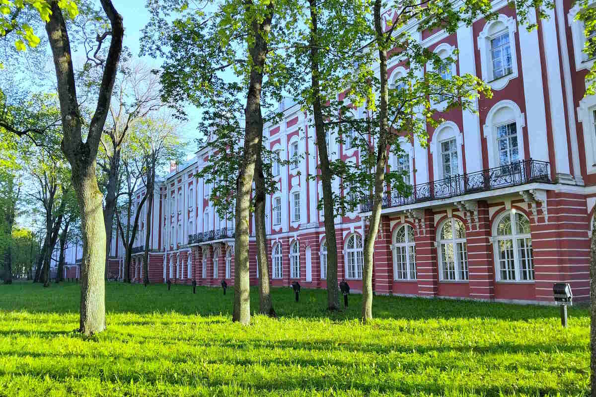 Фотография городского квеста Символы и тайны Васильевского острова от компании Маршрут построен (Фото 3)
