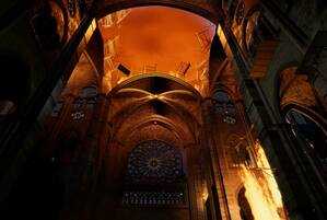 Фотография VR-квеста Save Notre-Dame on Fire от компании Mir VR (Фото 1)