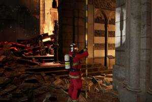 Фотография VR-квеста Save Notre-Dame on Fire от компании Mir VR (Фото 3)