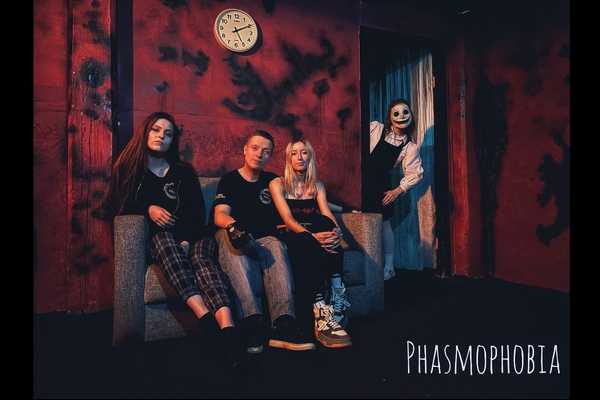 Рецензия от КвестОбзор на Phasmophobia